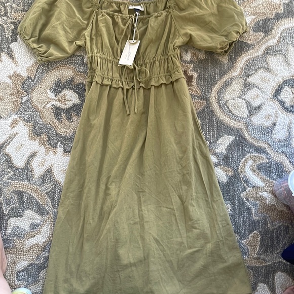 Universal Thread Dresses & Skirts - UNIVERSAL THREAD Women's size xs xsmall Puff Short Sleeve Green Dress